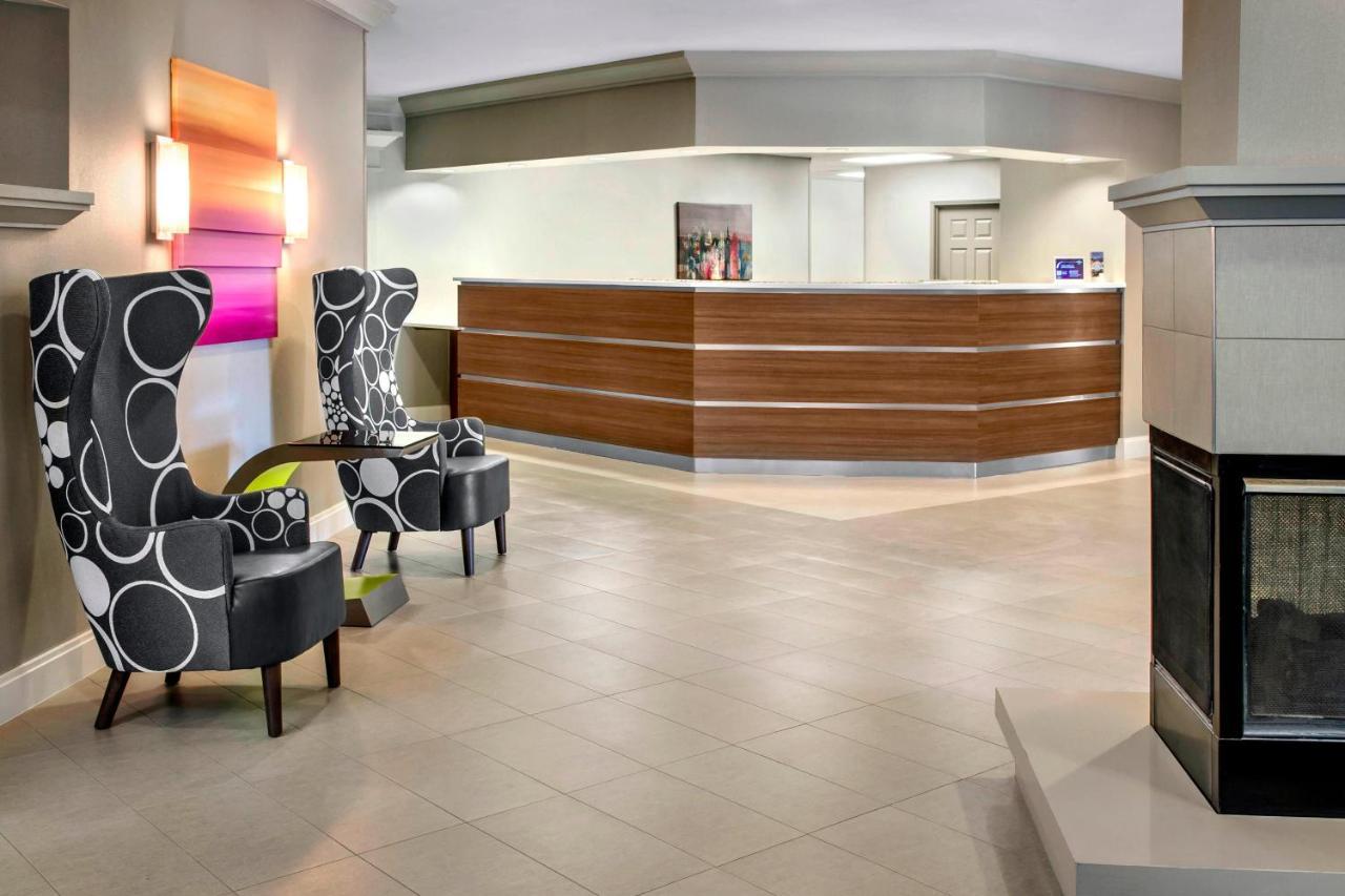 By Marriott Newark Elizabeth/liberty International Airport Hotel 3*